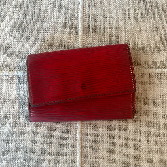 Louis Vuitton | Vintage Red Epi Leather 6 Key Case Holder GUC CA0956 - Picture 1 of 11